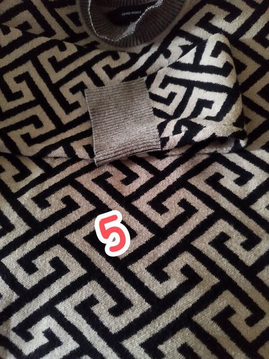 Пуловери -четири