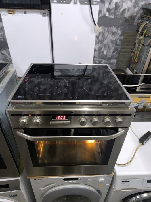 Фурна с котлони AEG E33512-4-M - 8 Функци с вентилатор Топ оферта