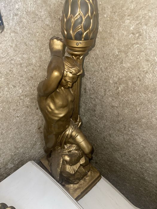 Лампа - статуэтка