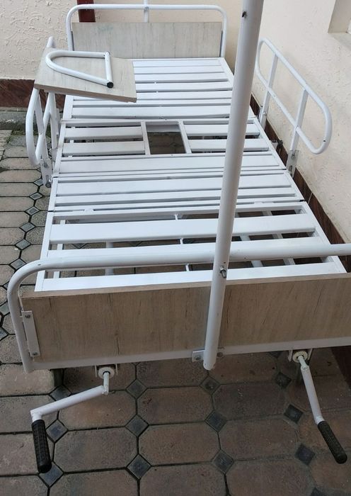 Функциональная кровать в рабочем состоянии. Железная