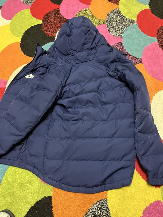 Vând geacă sport Nike