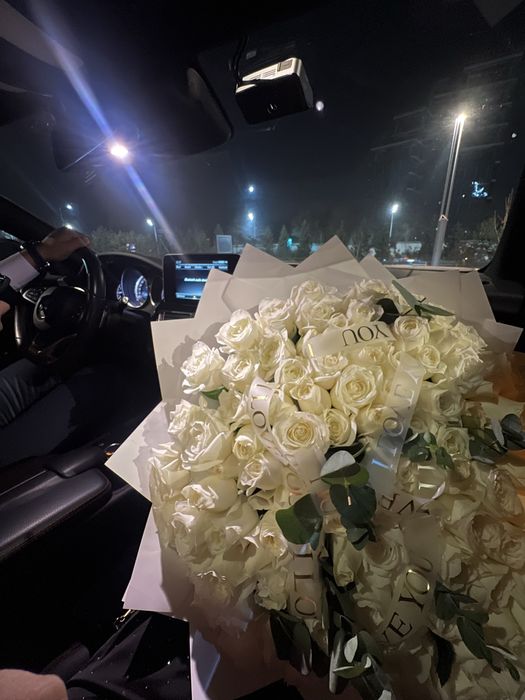 Букет 101 штук белые розы