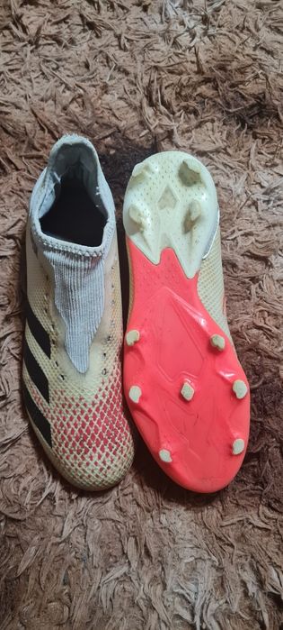 Ghete fotbal adidas predator