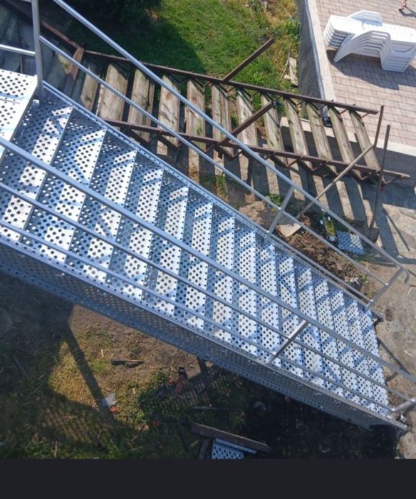 Scara zincata galvanizata la comandă oriunde în tara oferim și montaj