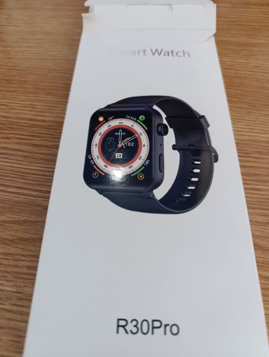 Vând Smart watch nou