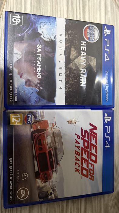 Плейстейшин 4 в отличном состояние