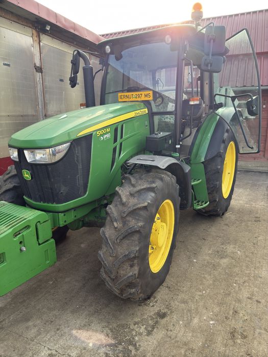 John Deere 5100M