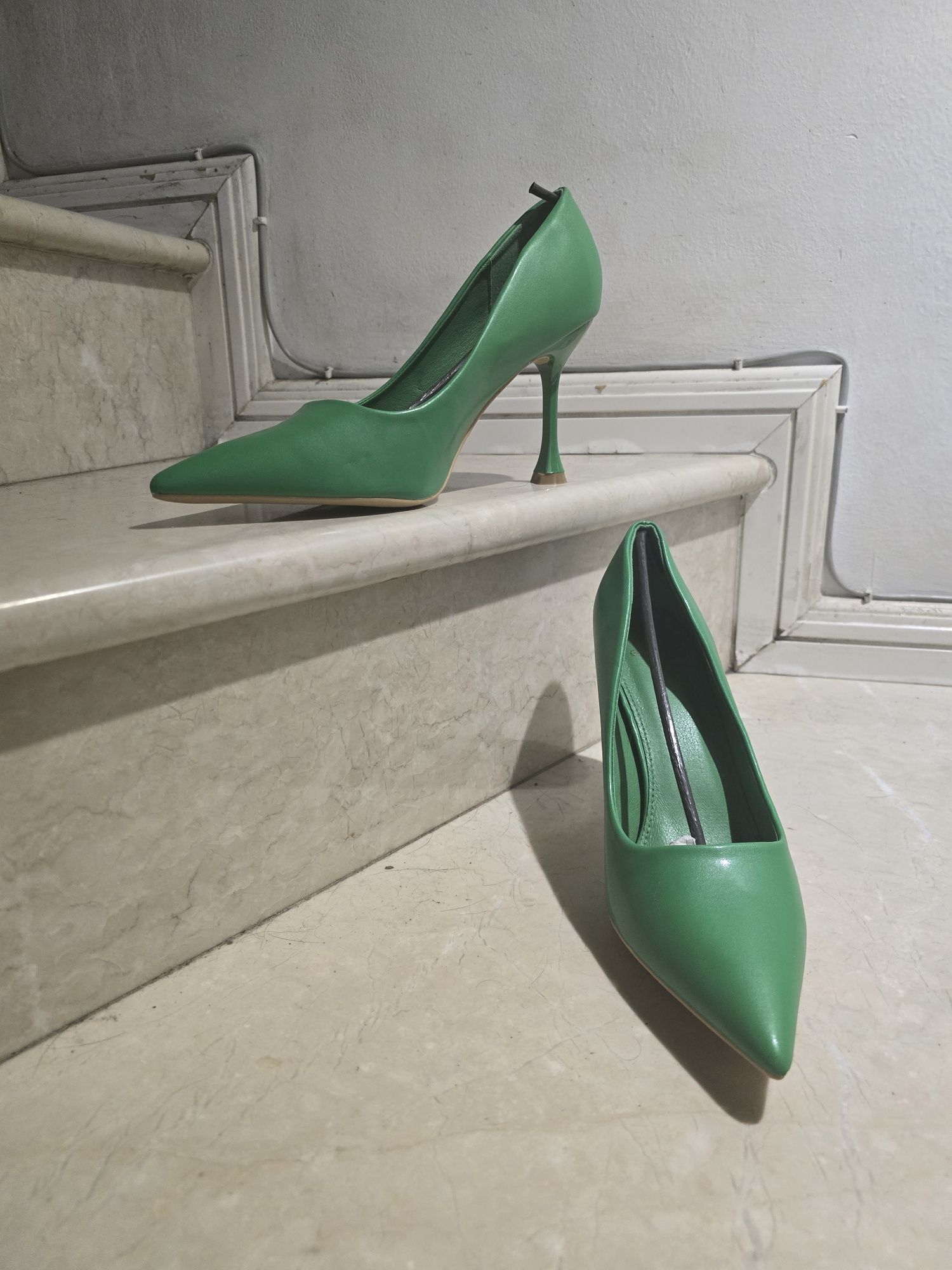 Официални обувки на ток - зелени