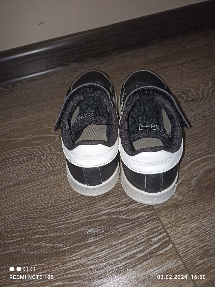 Спортни обувки за момче Adidas Breaknet C 32 номер
