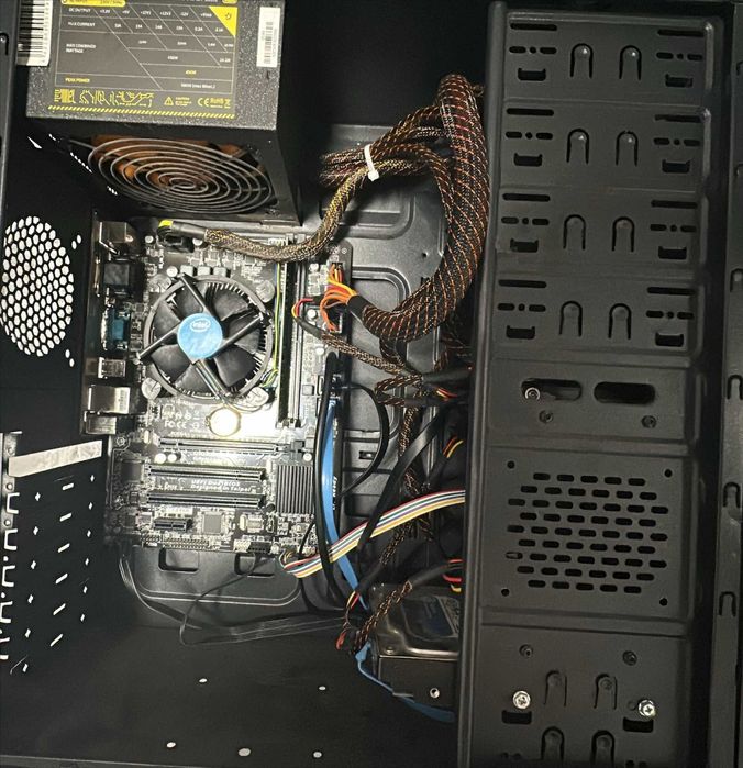 Calculator i3-6100 3.6GHz 8GB DDR4 120GB H110M-S2PV 450W