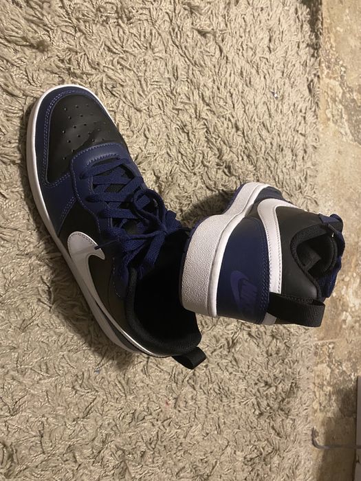 Adidași Nike Court noi
