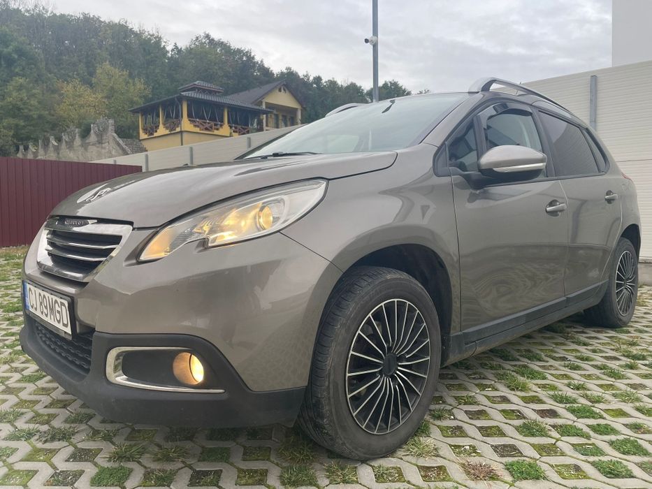 Vând Peugeot 2008