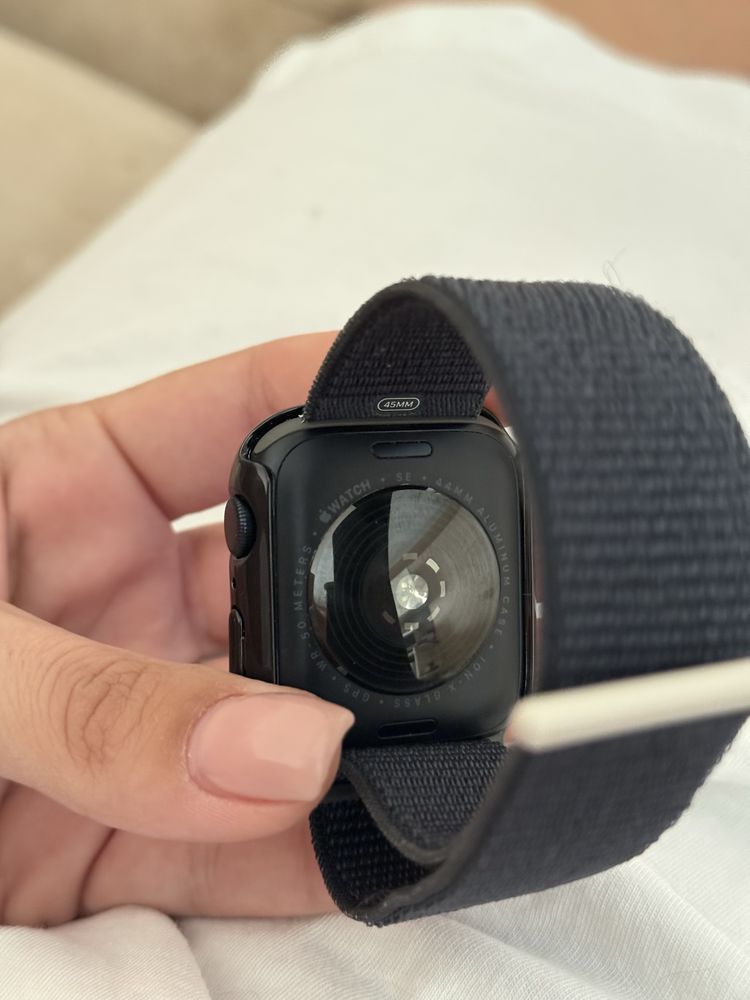 Apple watch SE 2 baterry helth 100%