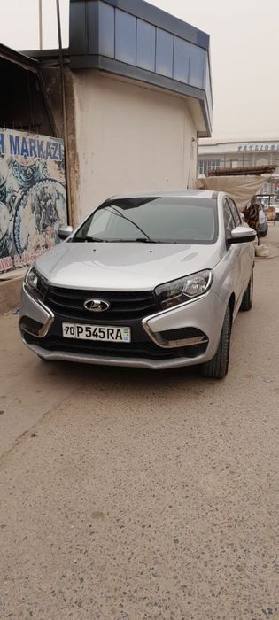 Lada Xray metalik birinchi qo’l