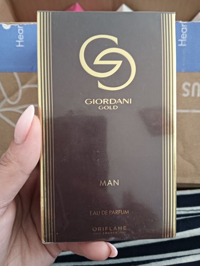Vând parfum bărbați
