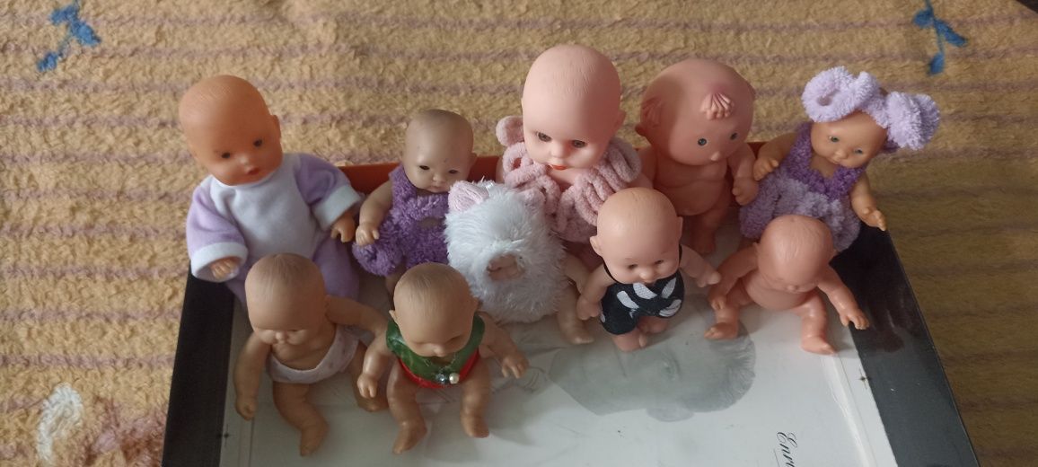 Продаю   кукол  маленьких цена за всех