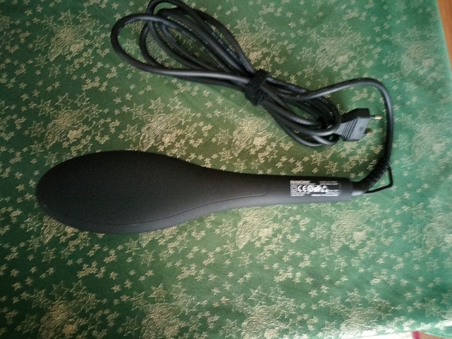 Perie electrica de îndreptat părul