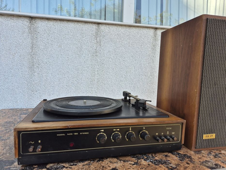 Vând pick-up marca Tesla model nzc 130 cu o boxa