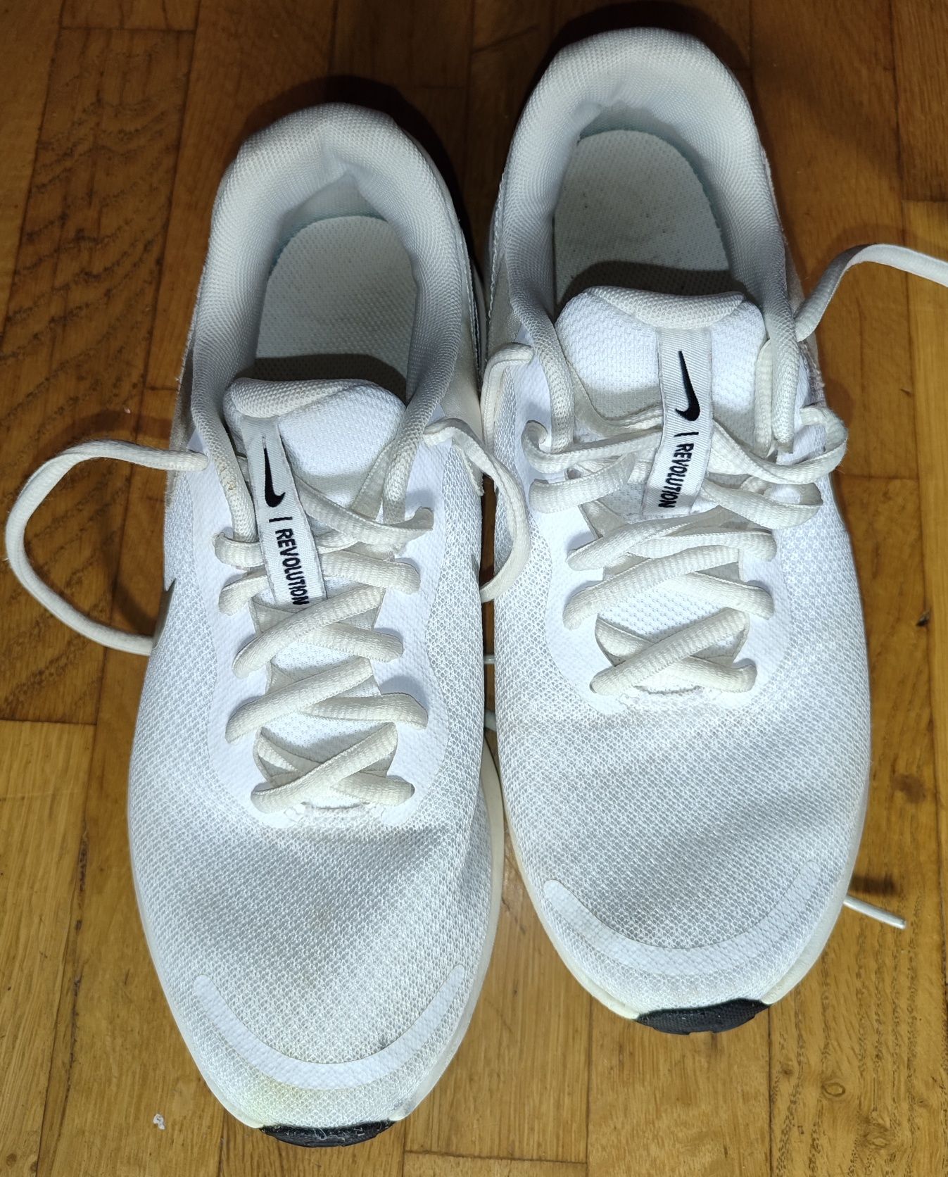 Маратонки Nike 38,5