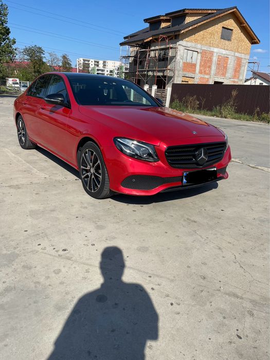 Mercedes-Benz E 220 • Perne• 9 G Tronic• Head up Dispaly