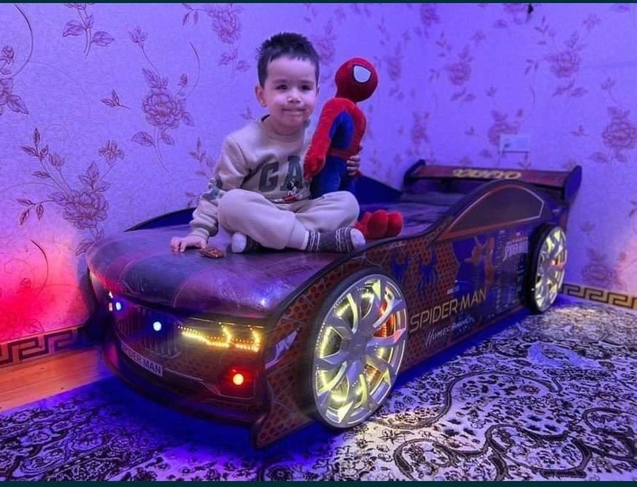 Spiderman Kravat - moshina, Yorqin chiroqlar, super dizayn, orzular