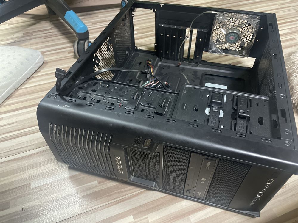 Кутия за компютър Cooler Master