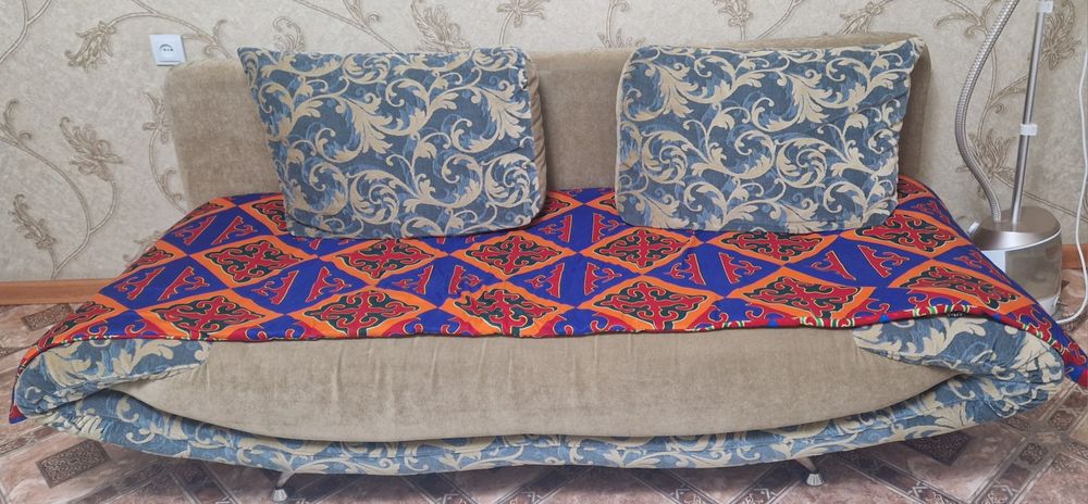 Срочно продается диван