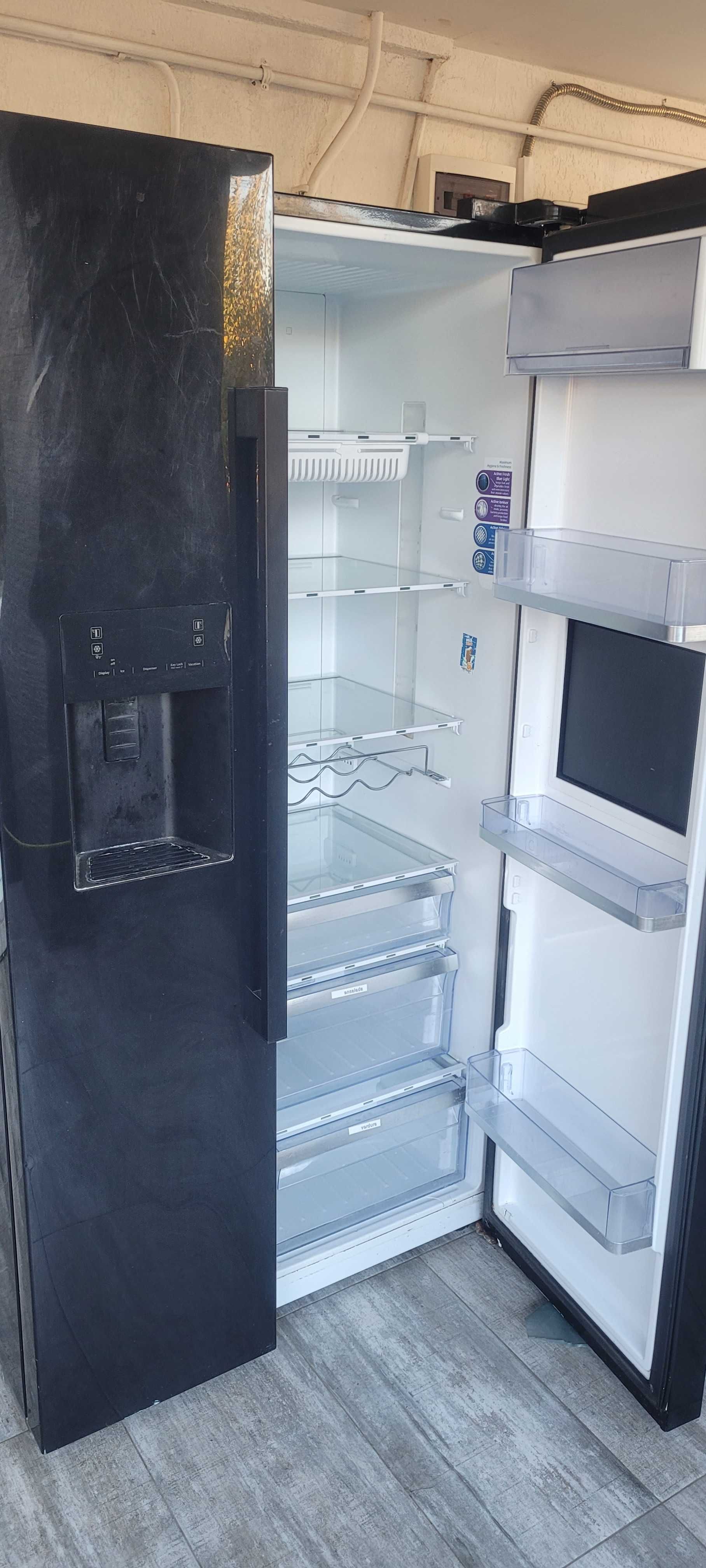 Frigidere side by side  Beko funcțional si LG defect