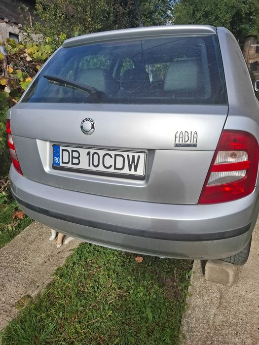 Vand Skoda fabia,an 2002,motor 1.4 benzina,proprietar