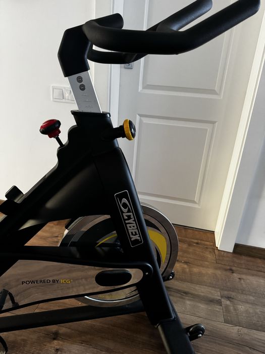 Bicicleta indoor cycling cybex ic2