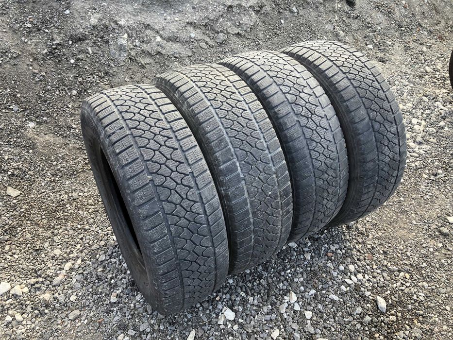 Гуми за бус 225 65 16C DAYTON dot 22 и Michelin