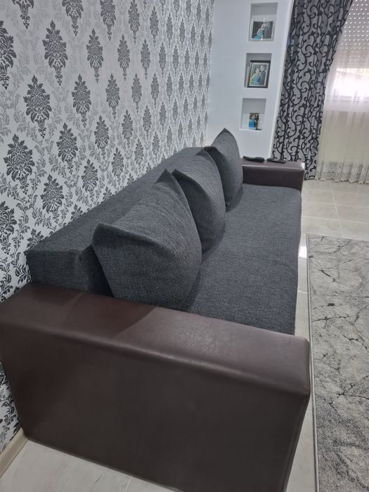 Vand canapea extensibila. Cu 2 fotolii