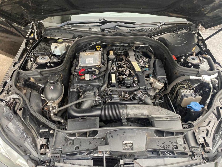 Dezmembrez mercedes e220 w212 facelift/far w212/bara w212/capota/stop/