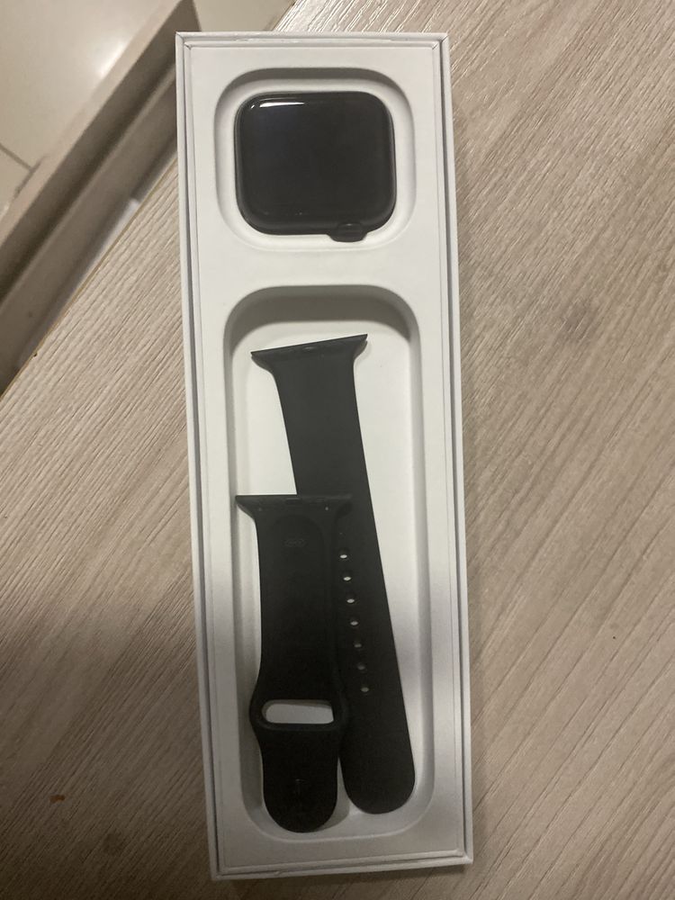 Apple Watch SE 2 44 mm