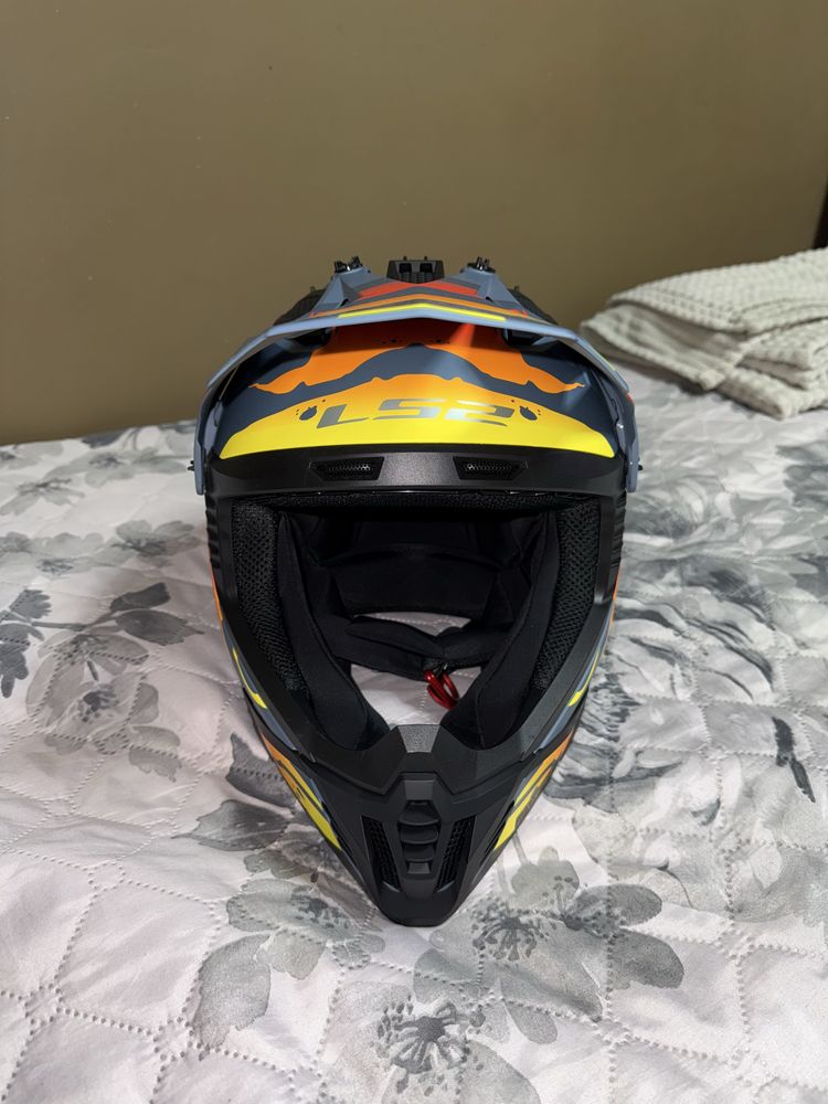 Кросова каска Enduro LS2 с очила O’Neal
