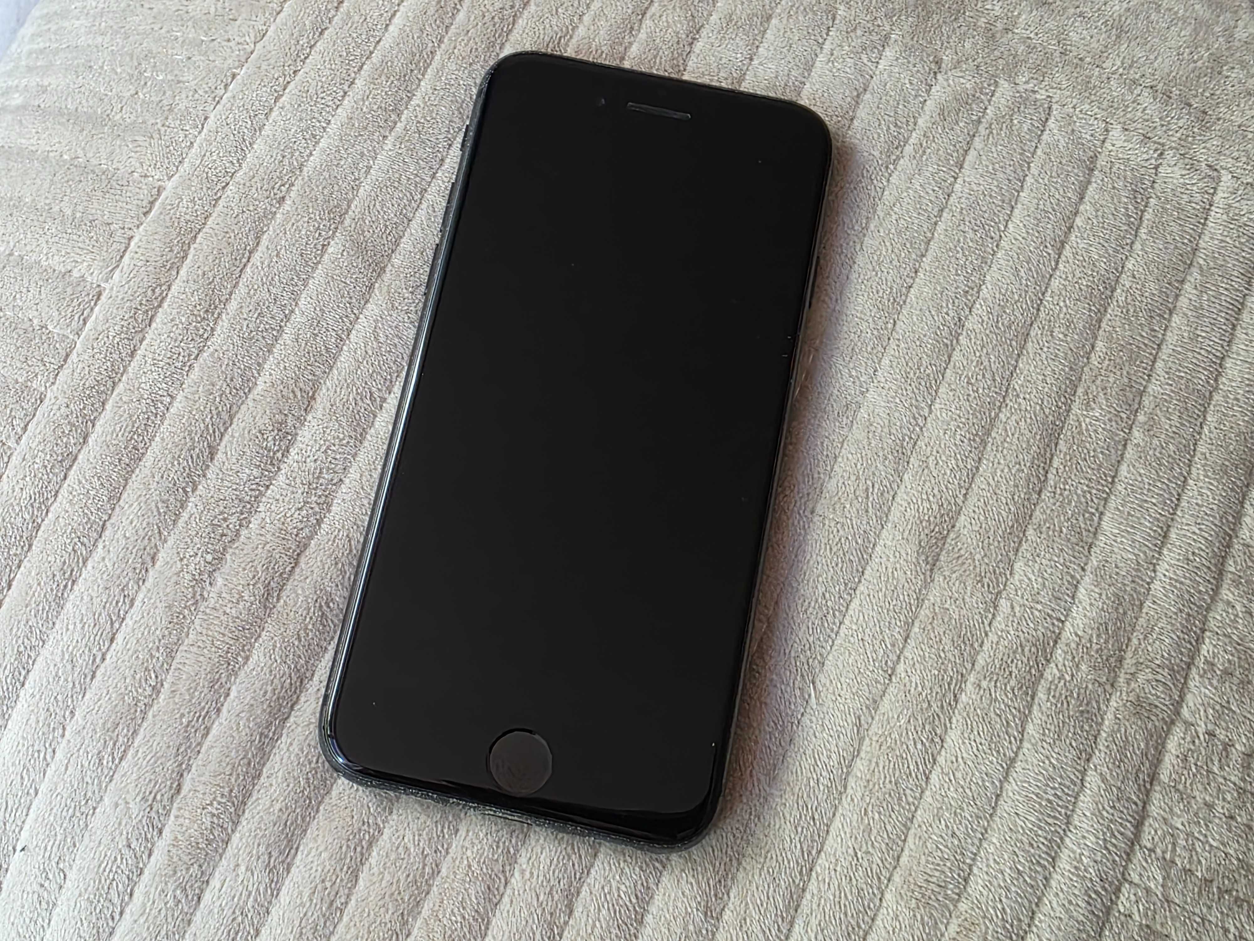 Iphone 8 - pentru piese, ecran, recarosare, placă defectă