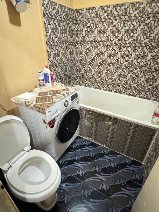 Fargona  shaxar oybek radomdi yonida kunli kvartira bor bezzaks quyami