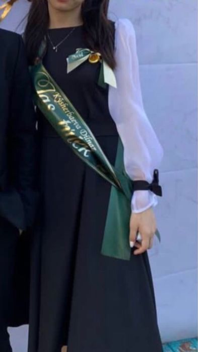 продам школьное платье, для выпускных классов