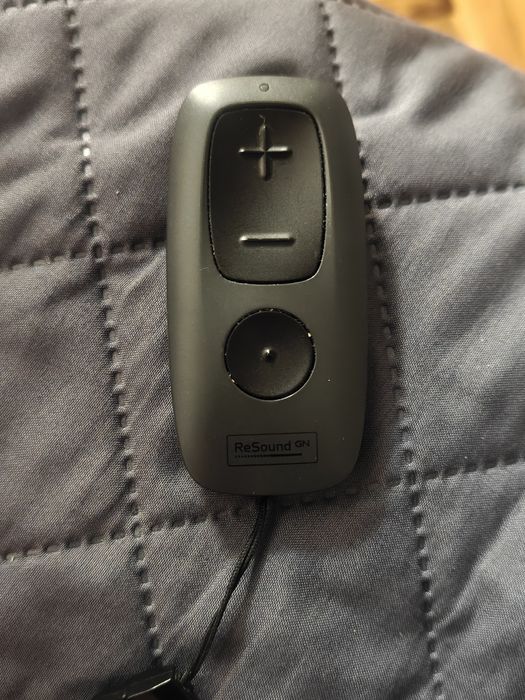 Telecomanda aparate auditive resound.