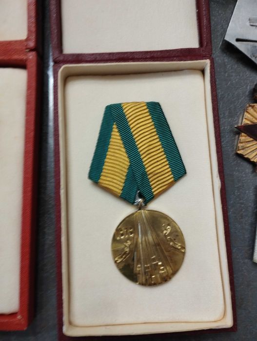 Старинни медали и значки