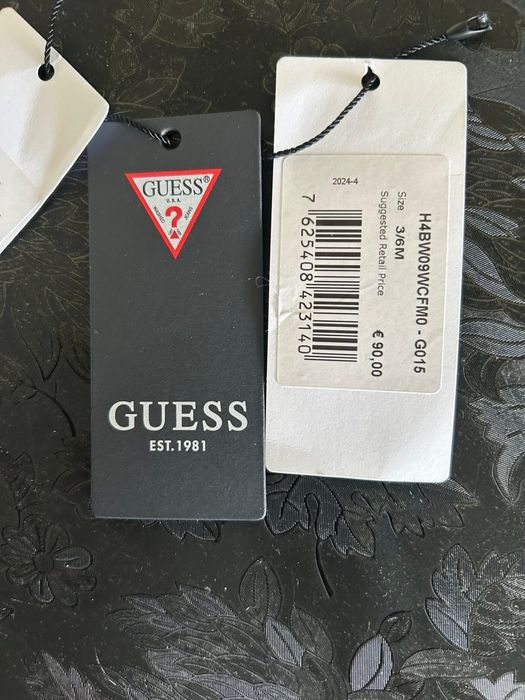 Бебешки ескимос GUESS