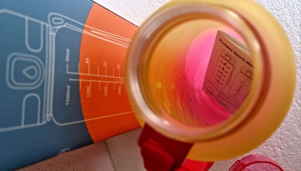 Бутилка за вода 32oz с мотивационни цитати и маркери за време, дизайн