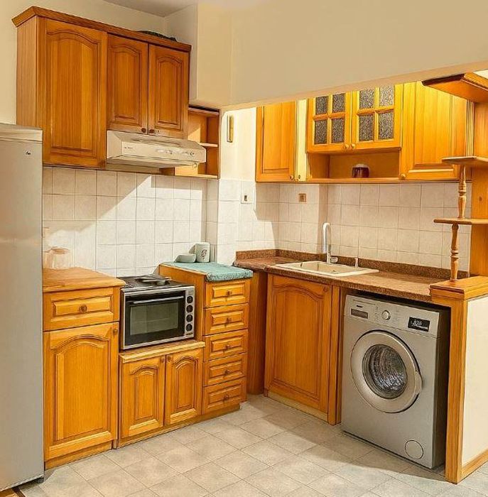 Тристаен апартамент в района на ХЕИ!