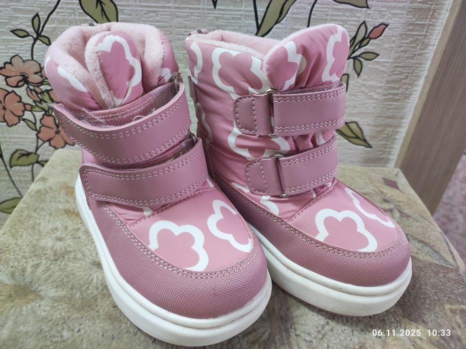 Продам ботинки зимние, размер 23