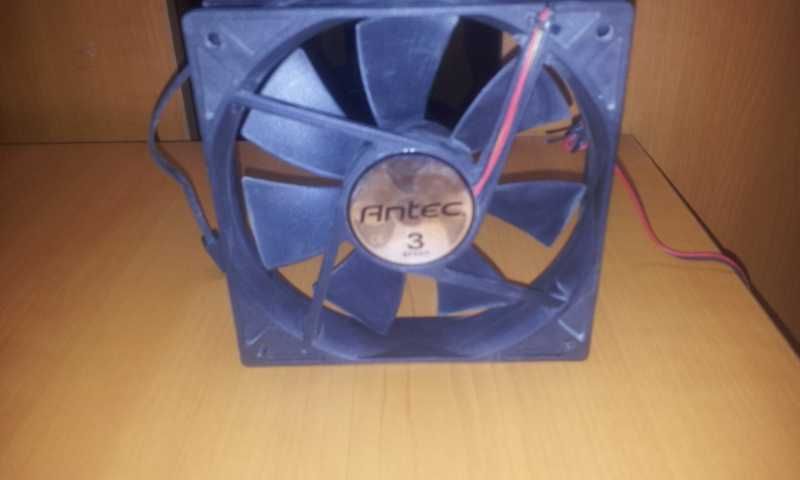 Ventilator 12 cm pentru unitate PC