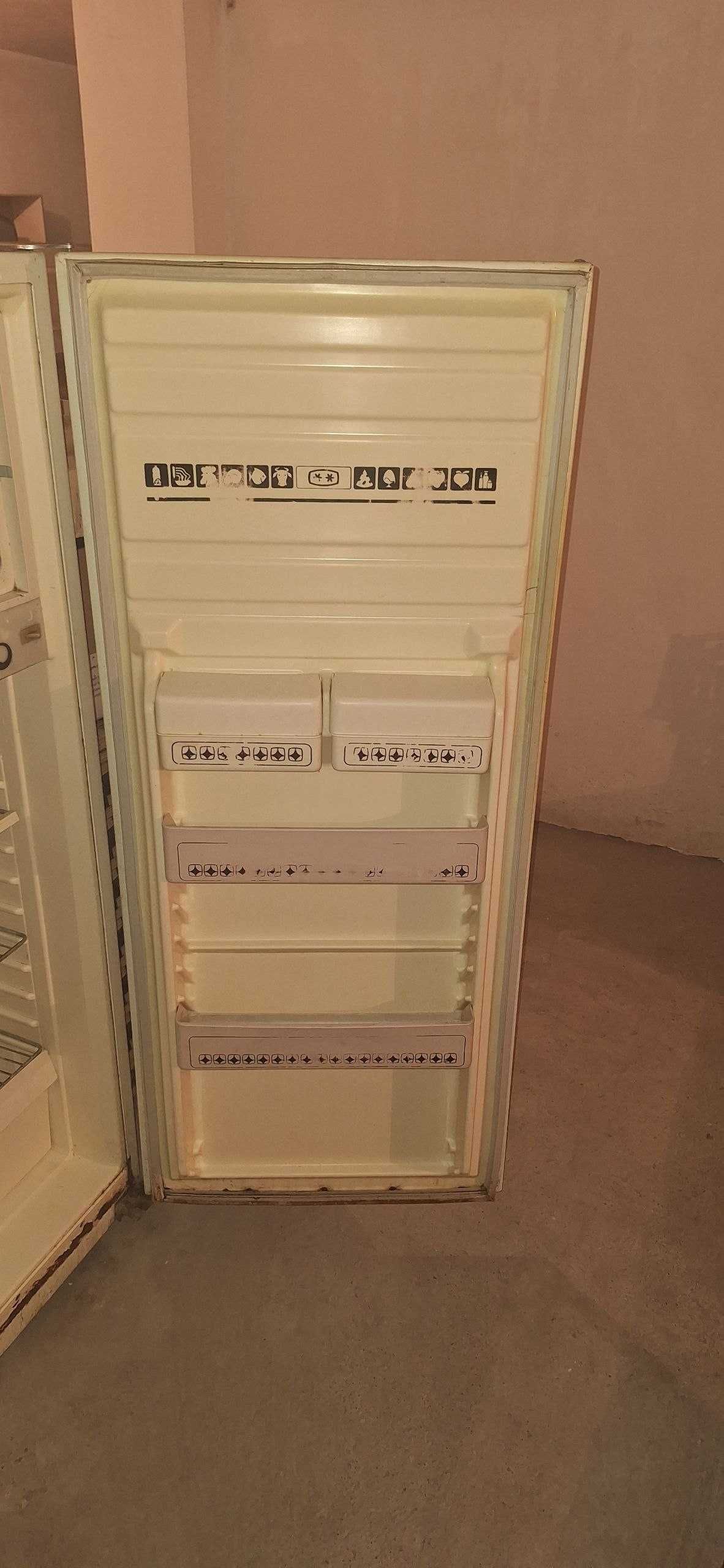 Холодильник советский