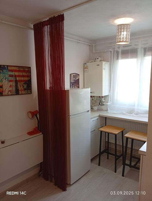 Garsoniera la 4 min de metrou Preciziei langa West Gate