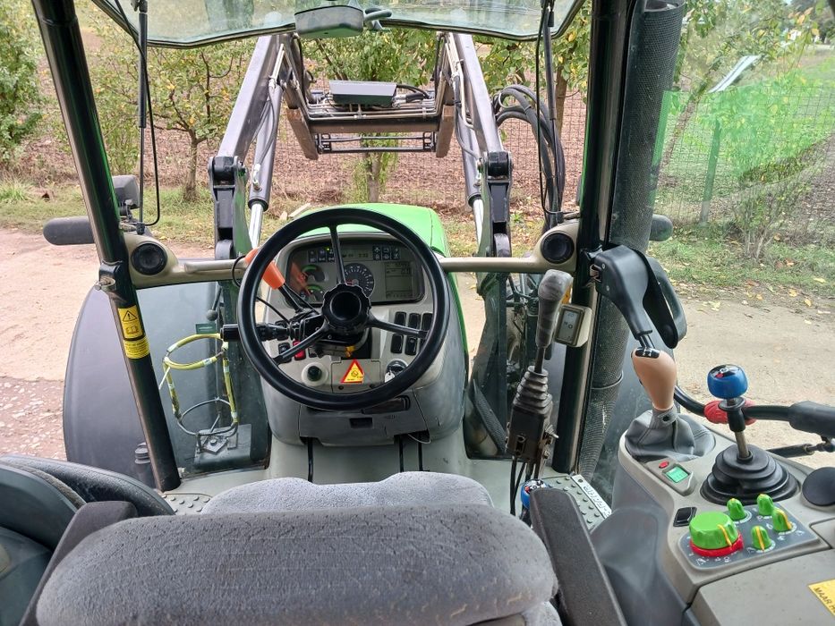 Vand tractor cu incarcator frontal Deutz Fahr K 100