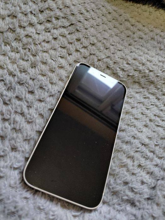 Iphone 12 64gb в перфектно състояние
