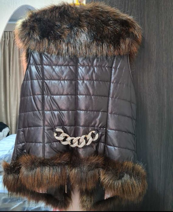 Vesta din piele cu blana naturala